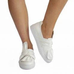 LORETA 24HR OVERNIGHT COLLECTION Women's White Sneakers